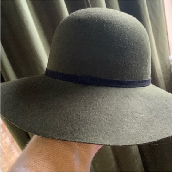 Nine West Accessories - Nine West Women felt hat Elegant Olive Green Women's Hat size M